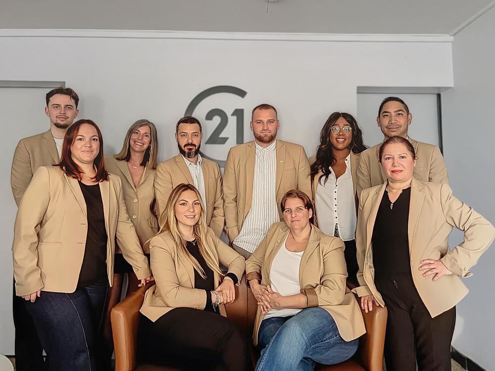 l'équipe de l'agence E.F.I.