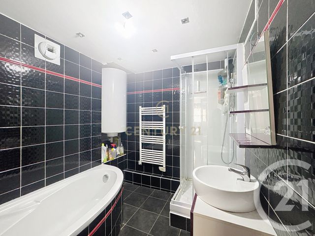 Appartement F3 à vendre - 3 pièces - 72.64 m2 - NOISY LE GRAND - 93 - ILE-DE-FRANCE - Century 21 E.F.I.