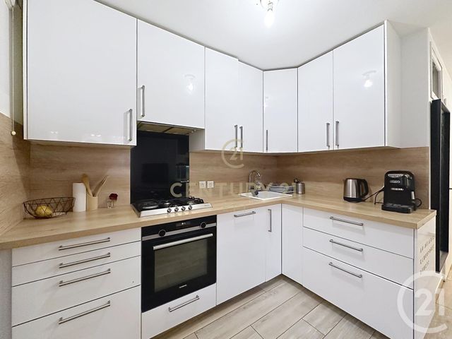 Appartement F3 à vendre - 3 pièces - 45.4 m2 - NOISY LE GRAND - 93 - ILE-DE-FRANCE - Century 21 E.F.I.