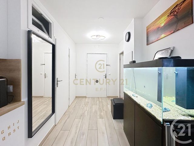 Appartement F3 à vendre - 3 pièces - 45.4 m2 - NOISY LE GRAND - 93 - ILE-DE-FRANCE - Century 21 E.F.I.
