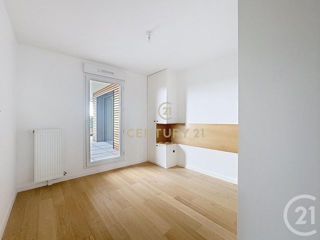 Afficher la photo en grand Appartement F3 à vendre - 3 pièces - 69.17 m2 - NOISY LE GRAND - 93 - ILE-DE-FRANCE - Century 21 E.F.I.