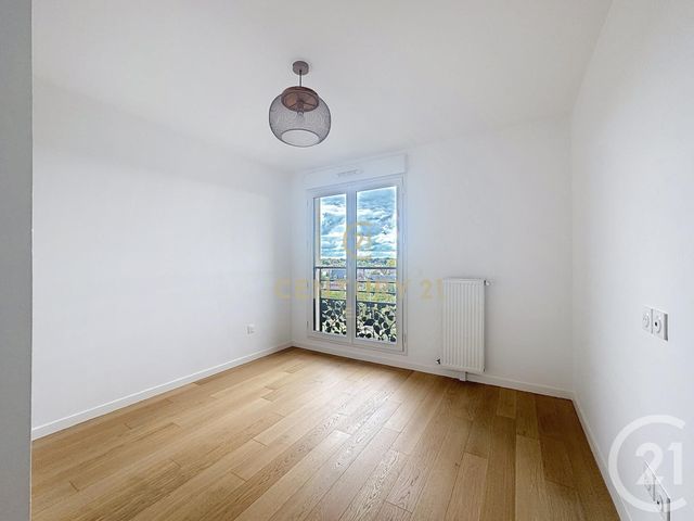 Afficher la photo en grand Appartement F3 à vendre - 3 pièces - 69.17 m2 - NOISY LE GRAND - 93 - ILE-DE-FRANCE - Century 21 E.F.I.