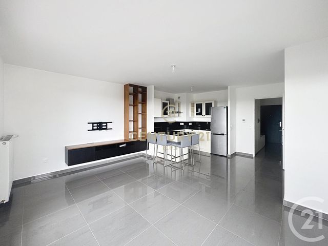 Afficher la photo en grand Appartement F3 à vendre - 3 pièces - 69.17 m2 - NOISY LE GRAND - 93 - ILE-DE-FRANCE - Century 21 E.F.I.