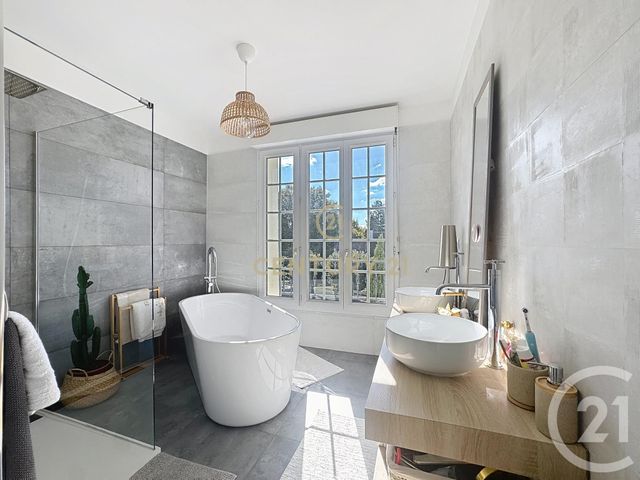 maison à vendre - 7 pièces - 172.05 m2 - LE PLESSIS TREVISE - 94 - ILE-DE-FRANCE - Century 21 E.F.I.