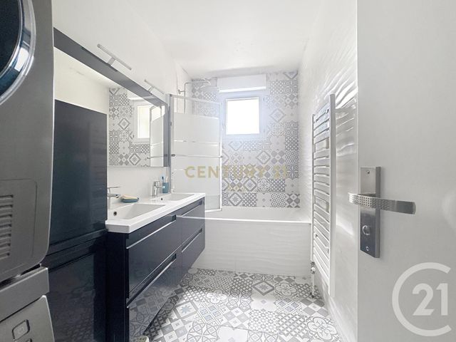 Appartement F4 à vendre - 4 pièces - 79.35 m2 - NOISY LE GRAND - 93 - ILE-DE-FRANCE - Century 21 E.F.I.