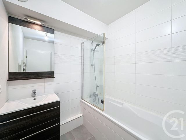 Appartement F2 à vendre - 2 pièces - 49.25 m2 - NOISY LE GRAND - 93 - ILE-DE-FRANCE - Century 21 E.F.I.