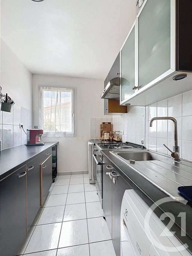 Appartement F3 à vendre - 3 pièces - 58.45 m2 - NOISY LE GRAND - 93 - ILE-DE-FRANCE - Century 21 E.F.I.