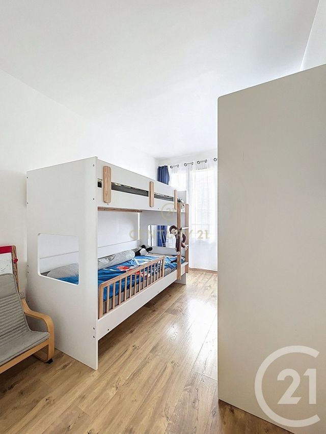 Appartement F3 à vendre - 3 pièces - 58.45 m2 - NOISY LE GRAND - 93 - ILE-DE-FRANCE - Century 21 E.F.I.