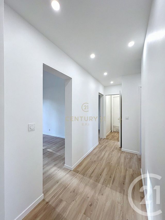 Afficher la photo en grand Appartement F4 à vendre - 4 pièces - 70.0 m2 - BRY SUR MARNE - 94 - ILE-DE-FRANCE - Century 21 E.F.I.