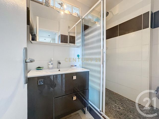 Appartement F5 à vendre - 5 pièces - 74.63 m2 - NOISY LE GRAND - 93 - ILE-DE-FRANCE - Century 21 E.F.I.