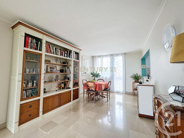 Appartement F5 à vendre - 5 pièces - 74.63 m2 - NOISY LE GRAND - 93 - ILE-DE-FRANCE - Century 21 E.F.I.