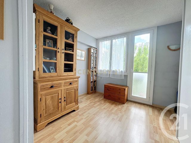 Appartement F5 à vendre - 5 pièces - 74.63 m2 - NOISY LE GRAND - 93 - ILE-DE-FRANCE - Century 21 E.F.I.