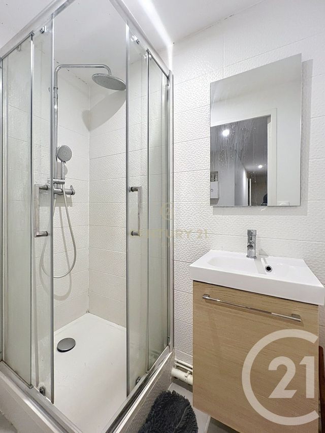 Appartement F4 à vendre - 4 pièces - 72.5 m2 - NOISY LE GRAND - 93 - ILE-DE-FRANCE - Century 21 E.F.I.