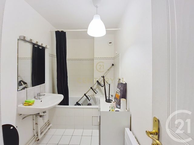 Appartement Studio à louer - 1 pièce - 29.07 m2 - NOISY LE GRAND - 93 - ILE-DE-FRANCE - Century 21 E.F.I.