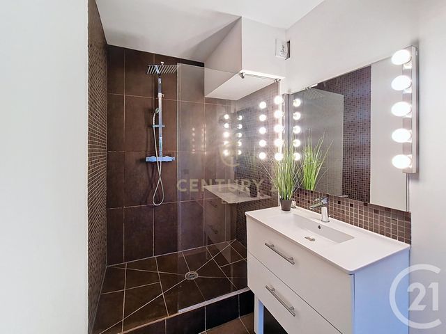 Appartement F2 à vendre - 2 pièces - 56.72 m2 - NOISY LE GRAND - 93 - ILE-DE-FRANCE - Century 21 E.F.I.