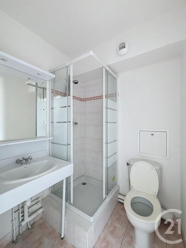 Appartement Studio à louer - 1 pièce - 24.6 m2 - NOISY LE GRAND - 93 - ILE-DE-FRANCE - Century 21 E.F.I.