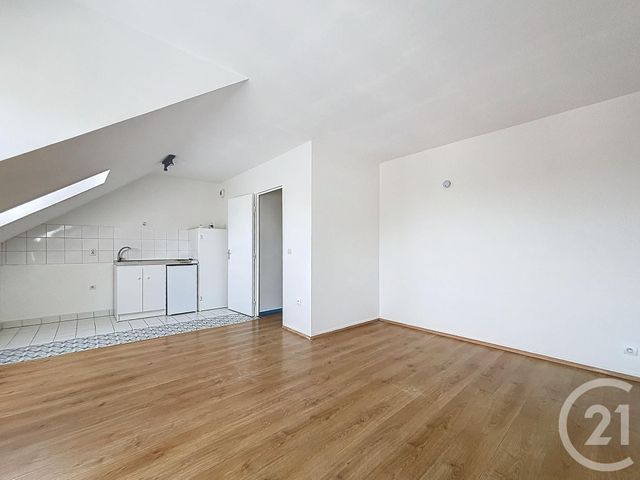 Appartement Studio à louer - 1 pièce - 24.6 m2 - NOISY LE GRAND - 93 - ILE-DE-FRANCE - Century 21 E.F.I.