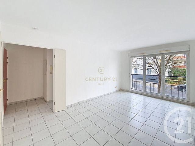 Appartement F2 à louer - 2 pièces - 43.43 m2 - NOISY LE GRAND - 93 - ILE-DE-FRANCE - Century 21 E.F.I.