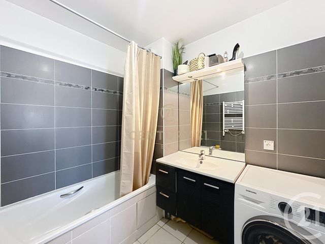 Appartement F2 à vendre - 2 pièces - 41.65 m2 - NOISY LE GRAND - 93 - ILE-DE-FRANCE - Century 21 E.F.I.