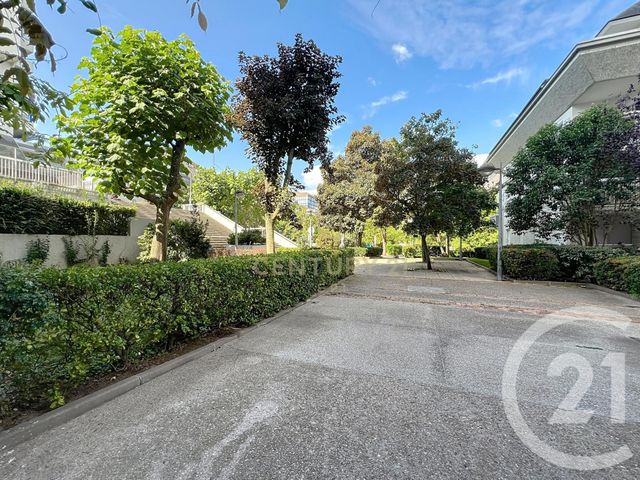 Appartement F3 à vendre - 3 pièces - 68.0 m2 - NOISY LE GRAND - 93 - ILE-DE-FRANCE - Century 21 E.F.I.