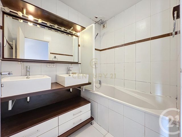 Appartement F3 à vendre - 3 pièces - 68.0 m2 - NOISY LE GRAND - 93 - ILE-DE-FRANCE - Century 21 E.F.I.