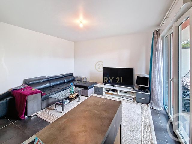 Appartement F3 à vendre - 3 pièces - 55.66 m2 - NOISY LE GRAND - 93 - ILE-DE-FRANCE - Century 21 E.F.I.