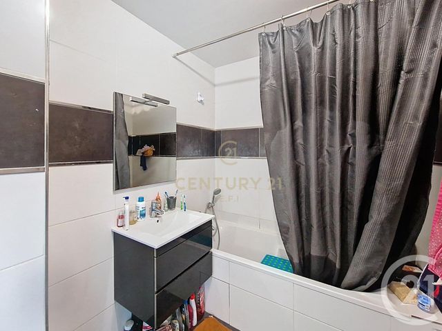 Appartement F3 à vendre - 3 pièces - 55.66 m2 - NOISY LE GRAND - 93 - ILE-DE-FRANCE - Century 21 E.F.I.