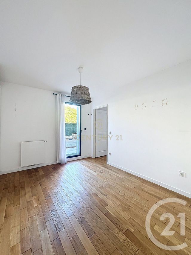Appartement F4 à vendre - 4 pièces - 102.0 m2 - NOISY LE GRAND - 93 - ILE-DE-FRANCE - Century 21 E.F.I.