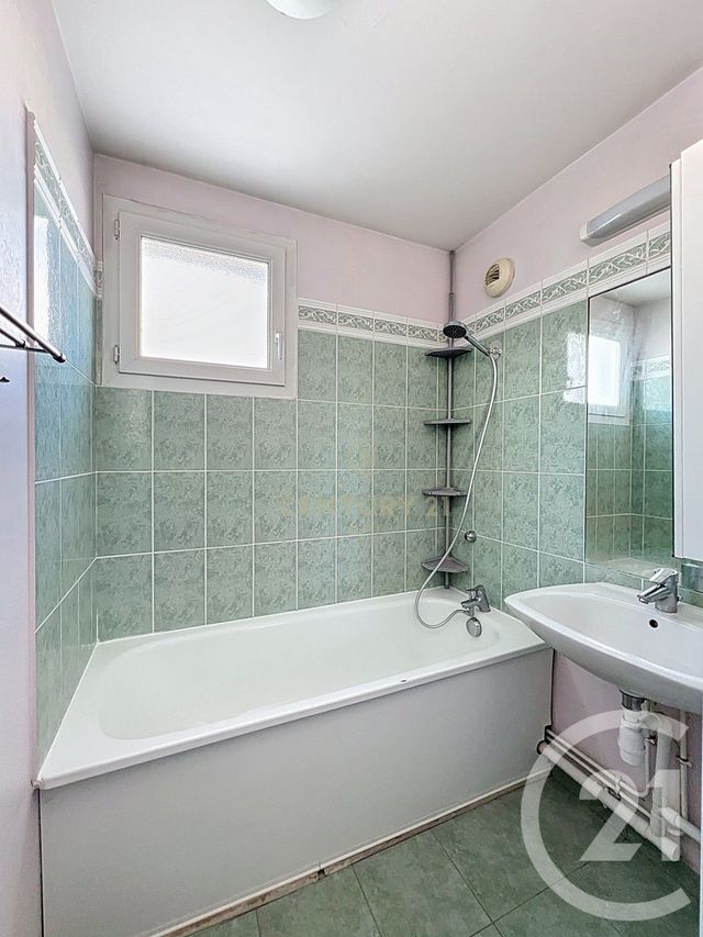 Appartement F3 à vendre - 3 pièces - 63.0 m2 - NOISY LE GRAND - 93 - ILE-DE-FRANCE - Century 21 E.F.I.