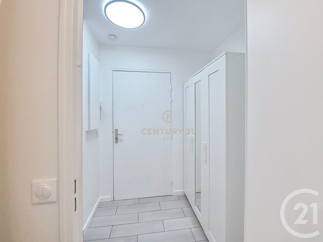 Appartement Studio à louer - 1 pièce - 25.92 m2 - NOISY LE GRAND - 93 - ILE-DE-FRANCE - Century 21 E.F.I.