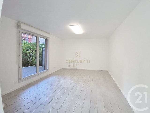 Appartement Studio à louer - 1 pièce - 25.92 m2 - NOISY LE GRAND - 93 - ILE-DE-FRANCE - Century 21 E.F.I.