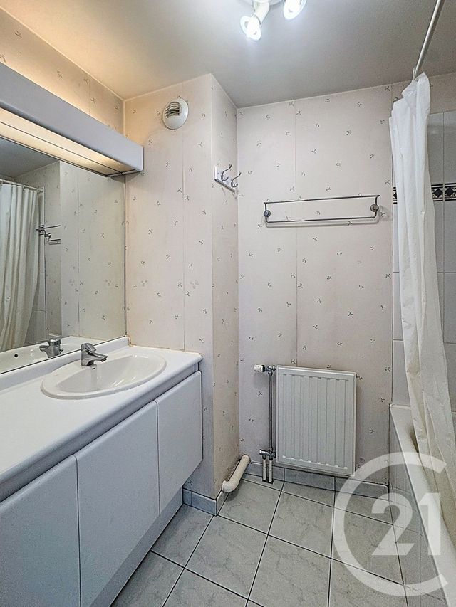 Appartement F2 à louer - 2 pièces - 45.69 m2 - NOISY LE GRAND - 93 - ILE-DE-FRANCE - Century 21 E.F.I.