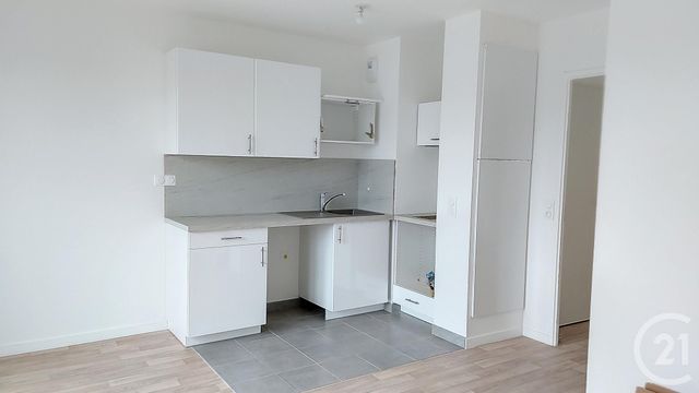 Appartement F2 à louer - 2 pièces - 44.4 m2 - NOISY LE GRAND - 93 - ILE-DE-FRANCE - Century 21 E.F.I.