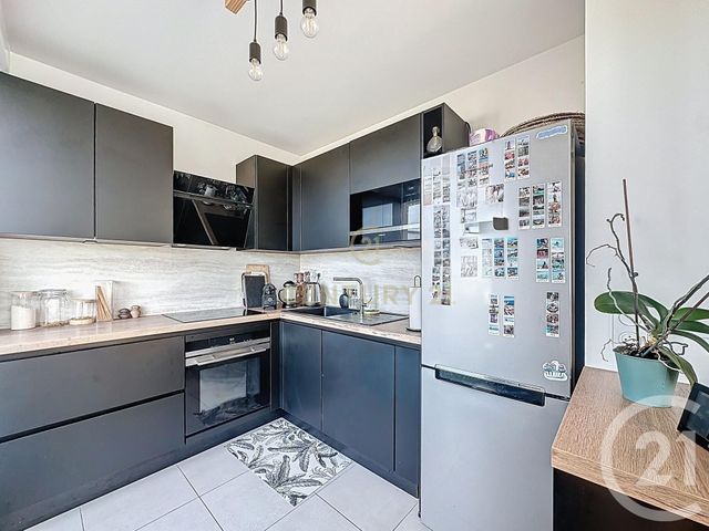 Appartement F3 bis à vendre - 3 pièces - 68.37 m2 - NOISY LE GRAND - 93 - ILE-DE-FRANCE - Century 21 E.F.I.