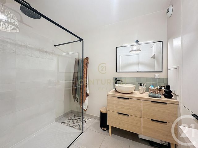 Appartement F3 bis à vendre - 3 pièces - 68.37 m2 - NOISY LE GRAND - 93 - ILE-DE-FRANCE - Century 21 E.F.I.