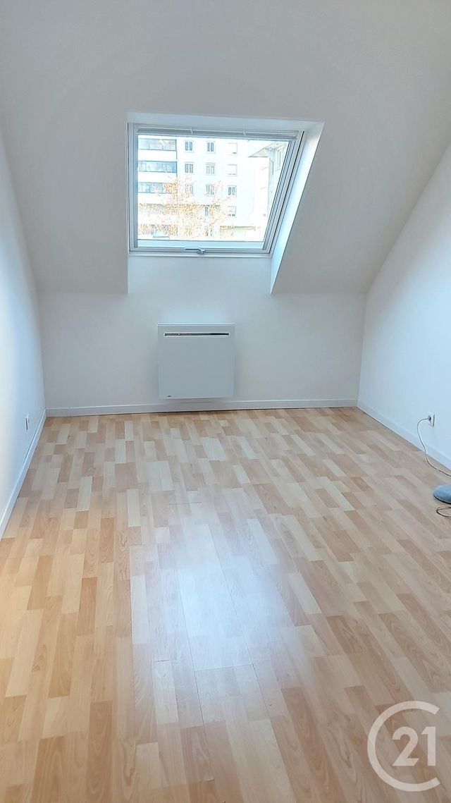 Appartement F4 à louer - 4 pièces - 90.12 m2 - NOISY LE GRAND - 93 - ILE-DE-FRANCE - Century 21 E.F.I.