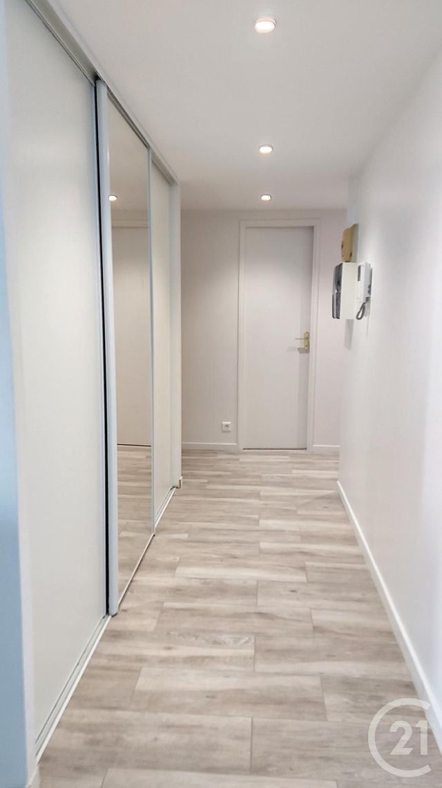 Appartement F4 à louer - 4 pièces - 90.12 m2 - NOISY LE GRAND - 93 - ILE-DE-FRANCE - Century 21 E.F.I.