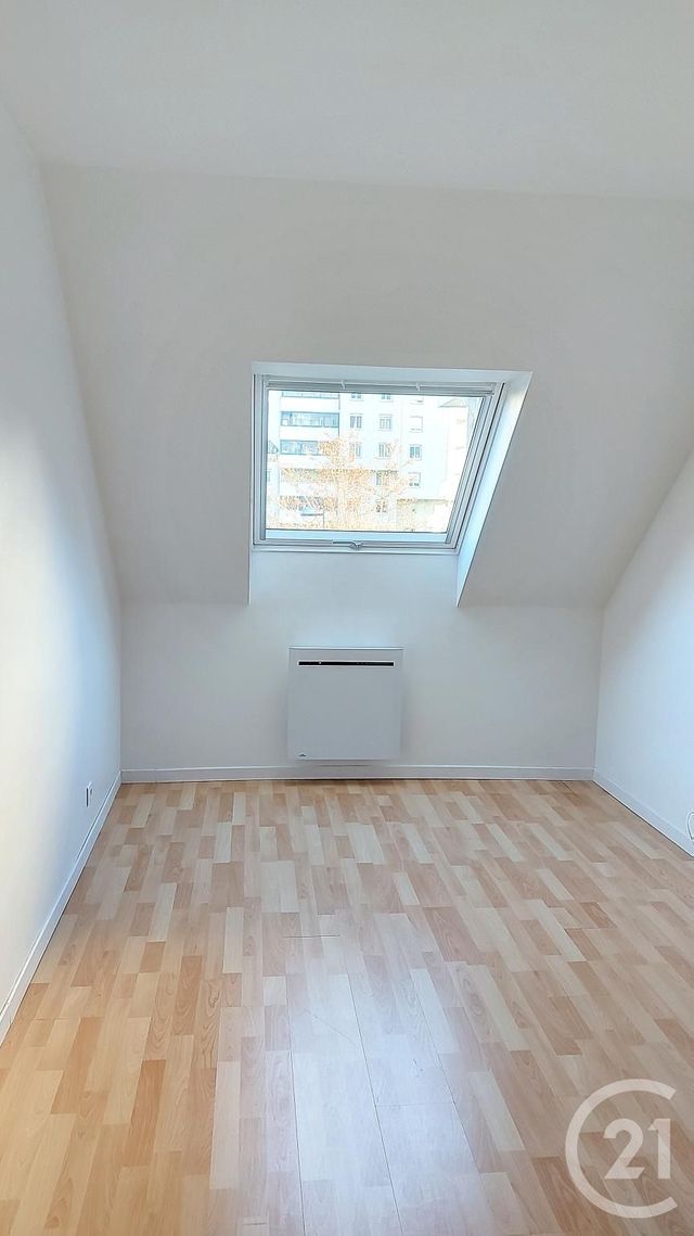 Appartement F4 à louer - 4 pièces - 90.12 m2 - NOISY LE GRAND - 93 - ILE-DE-FRANCE - Century 21 E.F.I.