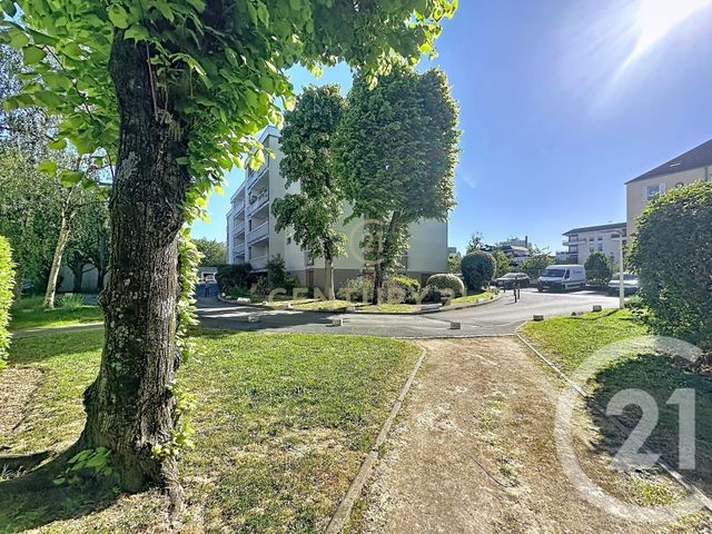 Appartement F2 à vendre - 2 pièces - 42.7 m2 - NOISY LE GRAND - 93 - ILE-DE-FRANCE - Century 21 E.F.I.