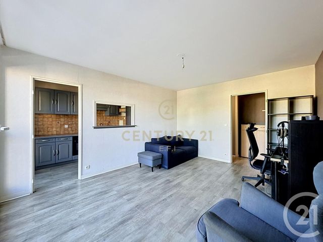 Appartement F2 à vendre - 2 pièces - 42.7 m2 - NOISY LE GRAND - 93 - ILE-DE-FRANCE - Century 21 E.F.I.