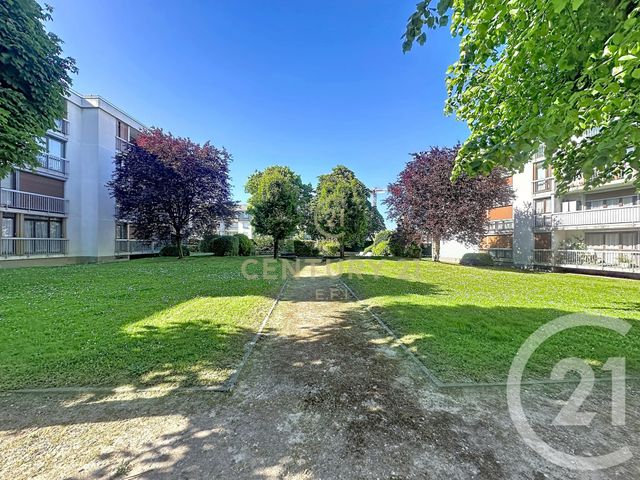 Appartement F2 à vendre - 2 pièces - 42.7 m2 - NOISY LE GRAND - 93 - ILE-DE-FRANCE - Century 21 E.F.I.