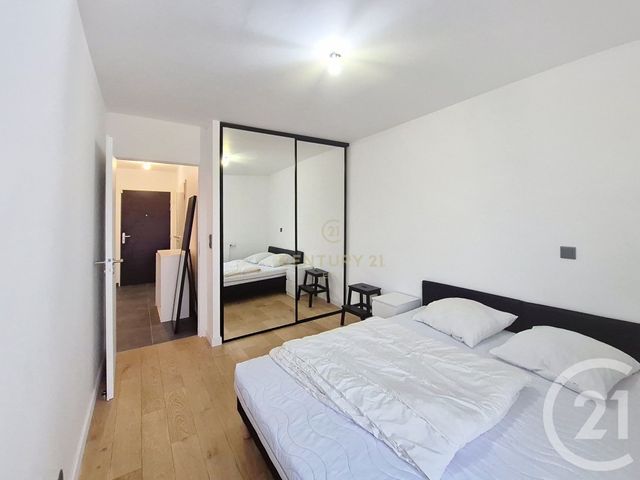 Appartement F2 à louer - 2 pièces - 40.8 m2 - NOISY LE GRAND - 93 - ILE-DE-FRANCE - Century 21 E.F.I.