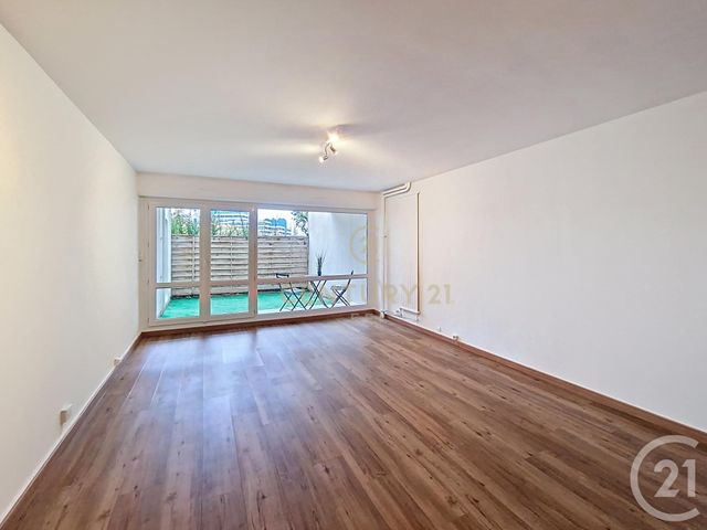 Appartement F2 à vendre - 2 pièces - 56.72 m2 - NOISY LE GRAND - 93 - ILE-DE-FRANCE - Century 21 E.F.I.