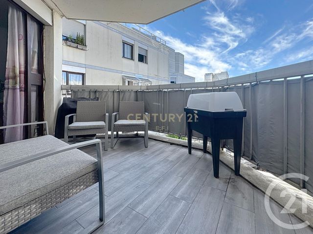 Appartement F4 à vendre - 4 pièces - 83.02 m2 - NOISY LE GRAND - 93 - ILE-DE-FRANCE - Century 21 E.F.I.