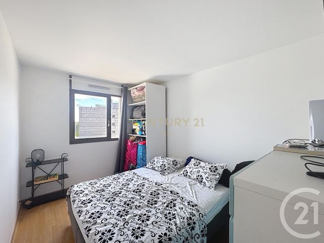 Appartement F4 à vendre - 4 pièces - 83.02 m2 - NOISY LE GRAND - 93 - ILE-DE-FRANCE - Century 21 E.F.I.