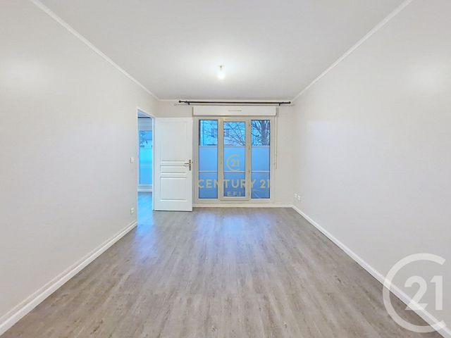 Appartement F2 à louer - 2 pièces - 38.77 m2 - NOISY LE GRAND - 93 - ILE-DE-FRANCE - Century 21 E.F.I.