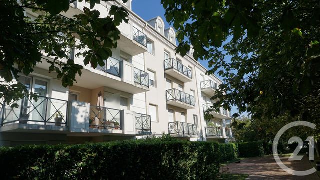 Appartement Studio à louer - 1 pièce - 22.05 m2 - NOISY LE GRAND - 93 - ILE-DE-FRANCE - Century 21 E.F.I.