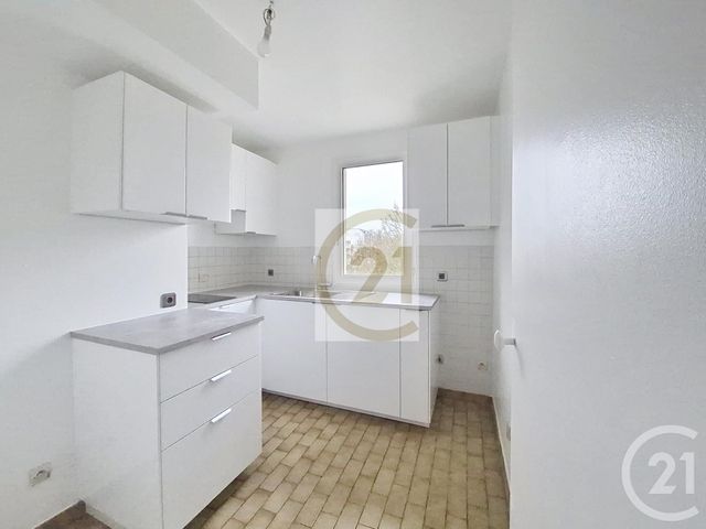 Appartement F2 à louer - 2 pièces - 47.11 m2 - NOISY LE GRAND - 93 - ILE-DE-FRANCE - Century 21 E.F.I.