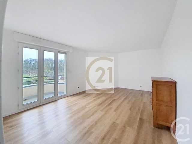 Appartement F2 à louer - 2 pièces - 47.11 m2 - NOISY LE GRAND - 93 - ILE-DE-FRANCE - Century 21 E.F.I.