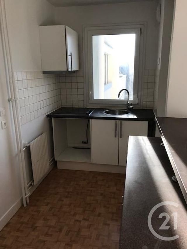Appartement F2 à louer - 2 pièces - 47.79 m2 - NOISY LE GRAND - 93 - ILE-DE-FRANCE - Century 21 E.F.I.